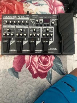 Pedal de efeitos Boss ME-70