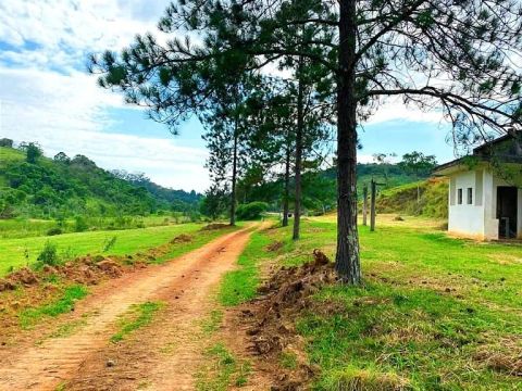 Terrenos de 600m² em Igaratá  Condomínio Fechado a 7 Minutos da Represa