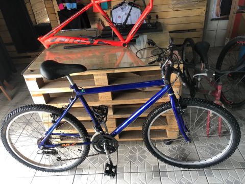 Bicicleta aro 26 com marchas 
