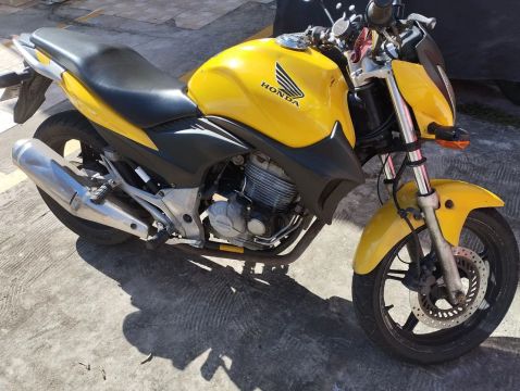 Honda CB300r Amarela