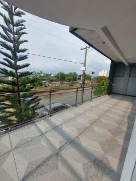 Bacelar Imóveis vende casa com energia solar no cidade jardim 2, com 4 quartos, 220m²