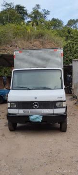 Caminhão Mercedes-Benz 710