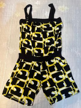1 macaquinho + 2 vestidos por 60,00 (tamanho G)