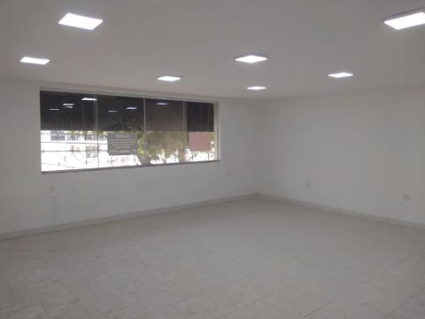 Salas na Avenida Vitória 