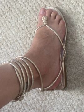 Schutz rasteirinha dourada novinha