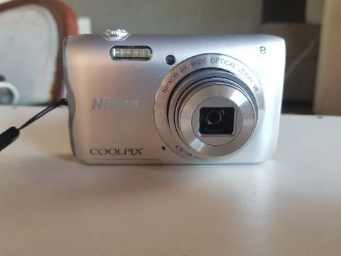 CAMERA FOTOGRAFICA NIKON COOLPIX A300 USADA