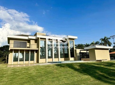 Casa Sobrado á Venda no Bairro Parque das Bandeiras, em Indaiatuba Sp