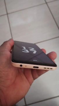 MOTO G32 com 128 GB.