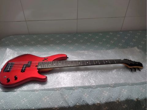 Baixo Tagima XB - 21 ( 5 cordas ) - Usado uma única vez!