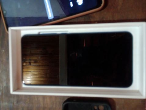 Celular novo na caixa