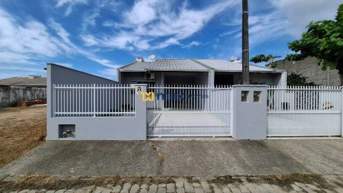 Locação: Casa com 2 dormitórios. Bairro: Gravatá, Navegantes