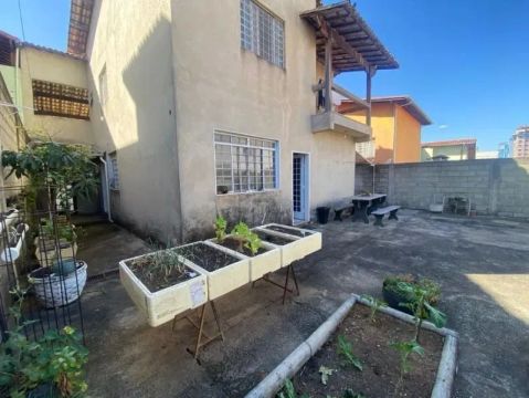 CASA BAIRRO SERRANO LOCALIZAÇÃO PRIVILEGIADA DO BAIRRO