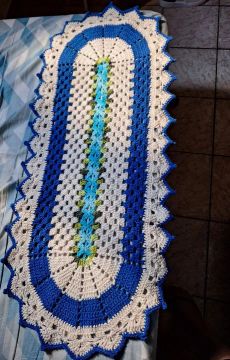 Tapete Oval Crochê - Azul e Branco