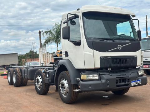 Volvo VM 330 8x2 Chassi 2015
