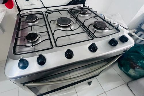 Fogão 5 Bocas com Forno