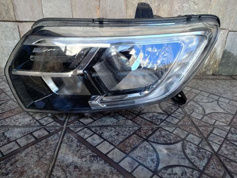 Farol Dianteiro L/E Logan 2020 a 2023