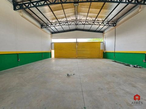 Galpão comercial para LOCAÇÃO e VENDA localizado no Setor Residencial Barravento.