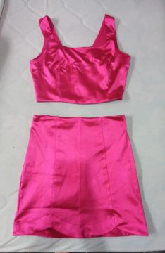 Conjunto cropped e saia