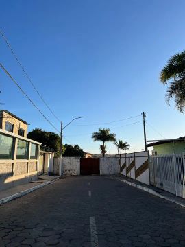 Oportunidade! 3 casas no mesmo lote em um dos melhores condomínios da sucupira.