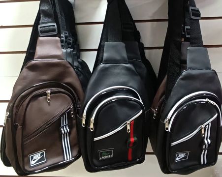  Bolsas de Ombro Masculinas - Nike, Lacoste e Nike