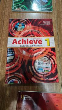 Livro Achieve 2nd Edition - Student Book Usado