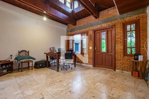 Casa à Venda - Vila Madalena, 3 Quartos, 400 m2