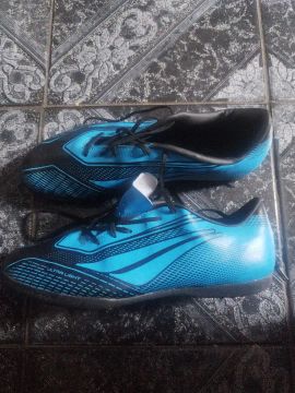 Chuteira de society Penalty
