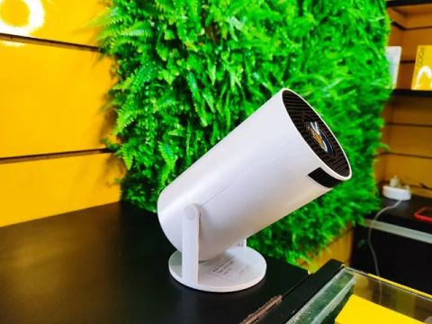 Projetor Hy 300  720P Nativo suporte 1080p e 4k