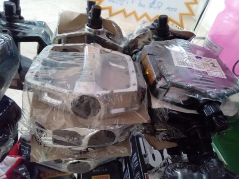 Pedal plataforma de alumínio, cromado e preto 