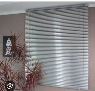 Persiana horizontal  alumínio cor cinza  