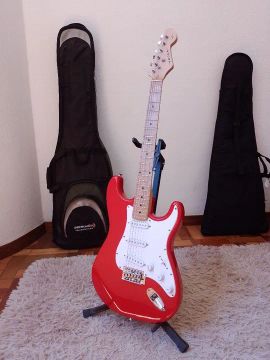 Guitarra elétrica Vogga e amplificador Meteoro Nitrous Drive