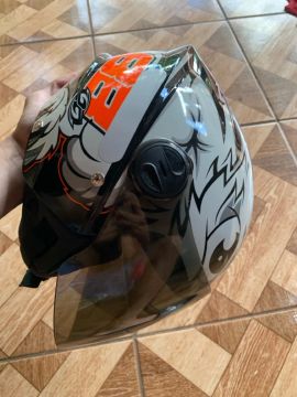 Capacete de Moto - Tamanho M - Novo