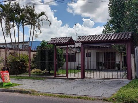 Imobiliária Coliseu vende excelente casa em Alvorada com 108m² , 2 dormitórios, sendo um s