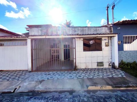 ALUGA-SE CASA - Av. Medellín, Bairro Lagoa Azul - ZN 