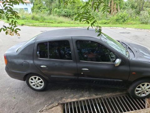 Renault Clio 2001 RT 1.0 16V