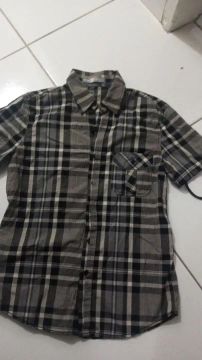 Vendo lotes de roupas urgente masculino e feminino 