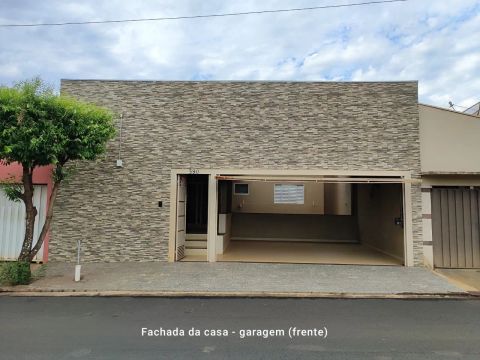 Casa à Venda em Icém - Bairro Irmãos Terruggi