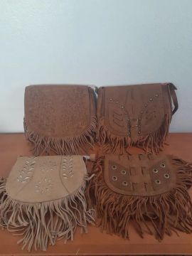Bolsa Transversal Ombro Camurça com Franjas Novas 