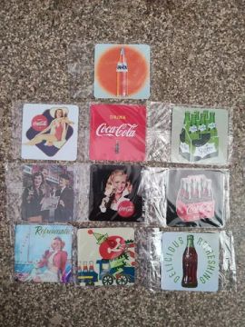 Kit colecionável com 10 imãs Coca-Cola