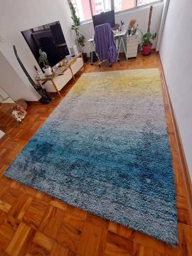 Tapete felpudo degradê azul cinza e amarelo