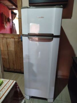 Geladeira Esmaltec 