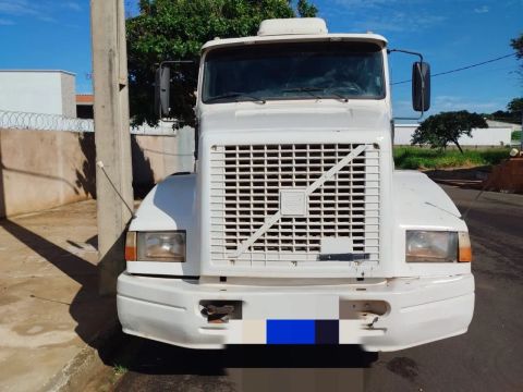 Caminhão Volvo NL-10 340 + Carreta Randon 
