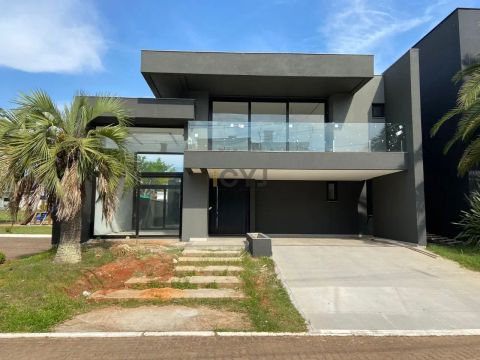 Casa em condomínio 4 dormitórios no bairro Distrito Industrial em Cachoeirinha