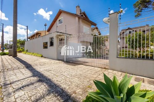 Imóvel para venda tem 137 metros quadrados com 3 quartos em Bom Retiro - Curitiba - PR