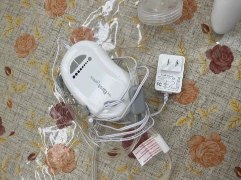 VENDO URGENTE BOMBINHA DE LEITE ELÉTRICA NOVA!! 