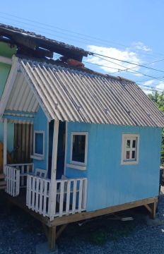 Casinha de madeira para brincar
