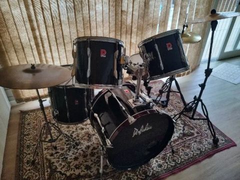 Bateria Premier Made in England em excelente estado e com acessórios