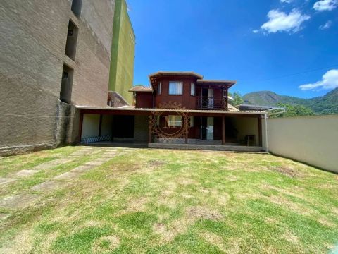 Imóvel Exclusivo em Venda Nova do Imigrante: Duas Casas com Potencial Infinito!