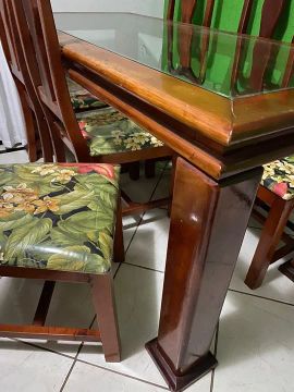 Mesa de Jantar em Madeira Maciça