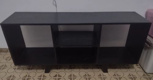 Estante de madeira para decoração